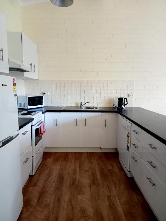 Alpha Centauri Townhouses จินดาไบน์ ภายนอก รูปภาพ