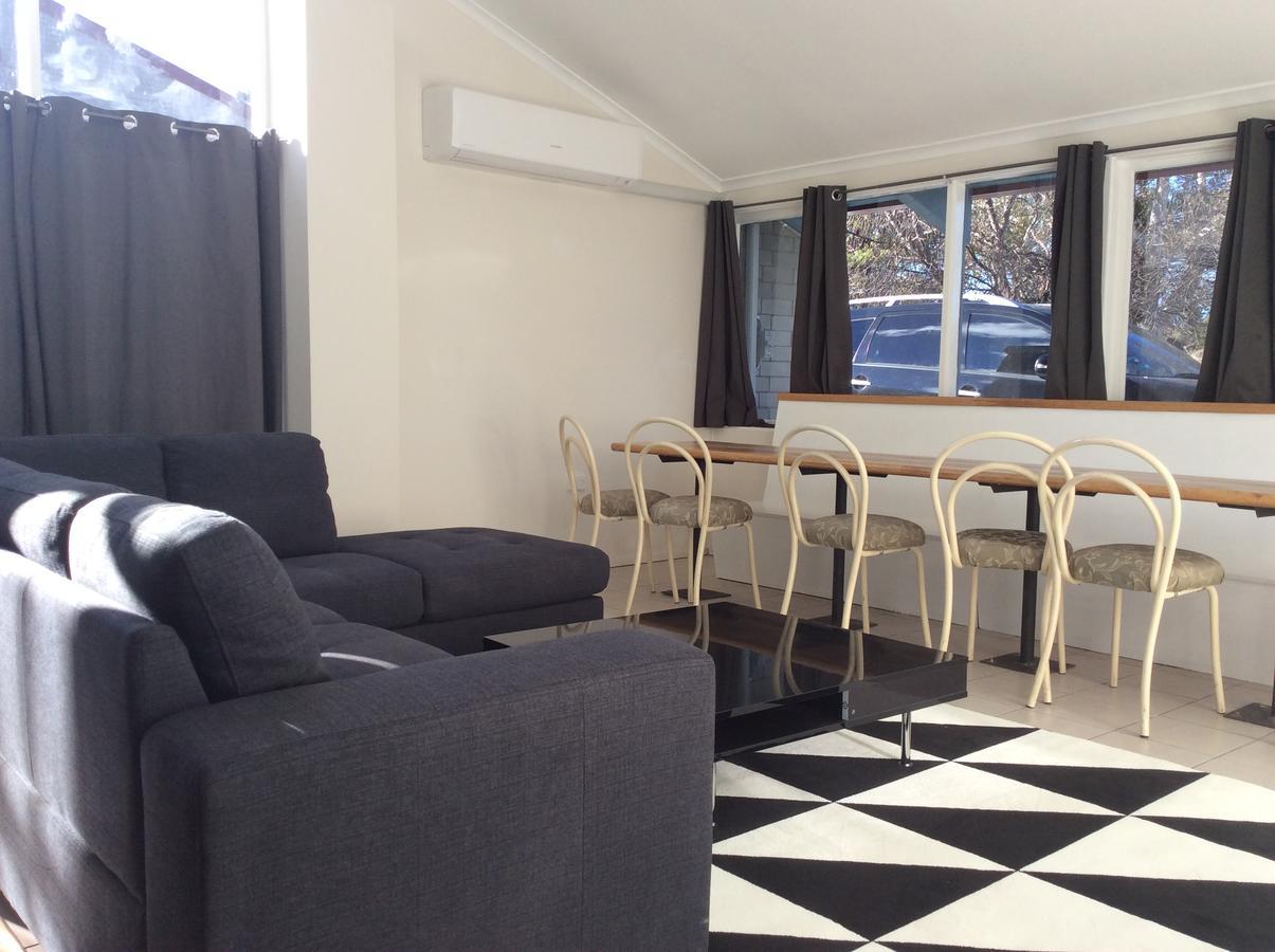 Alpha Centauri Townhouses จินดาไบน์ ภายนอก รูปภาพ